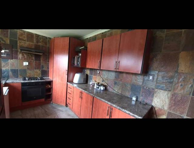 3 BEDROOM HOUSE FOR SALE IN VAN DYK PARK